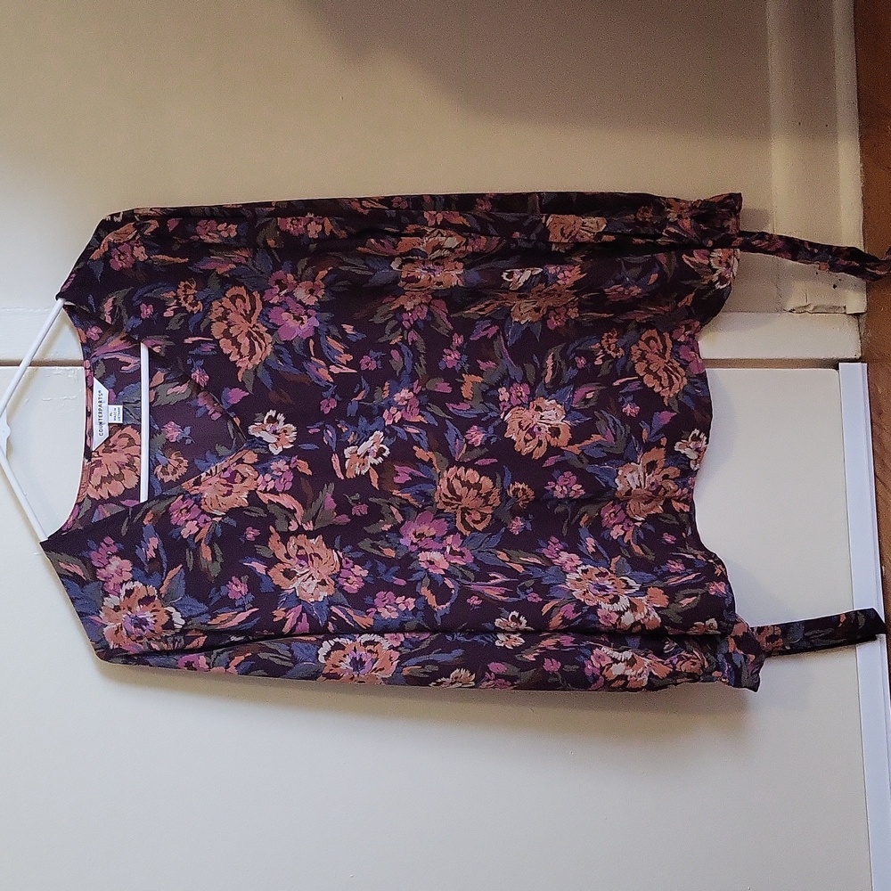 Beautiful blouse - Picture 2 of 8